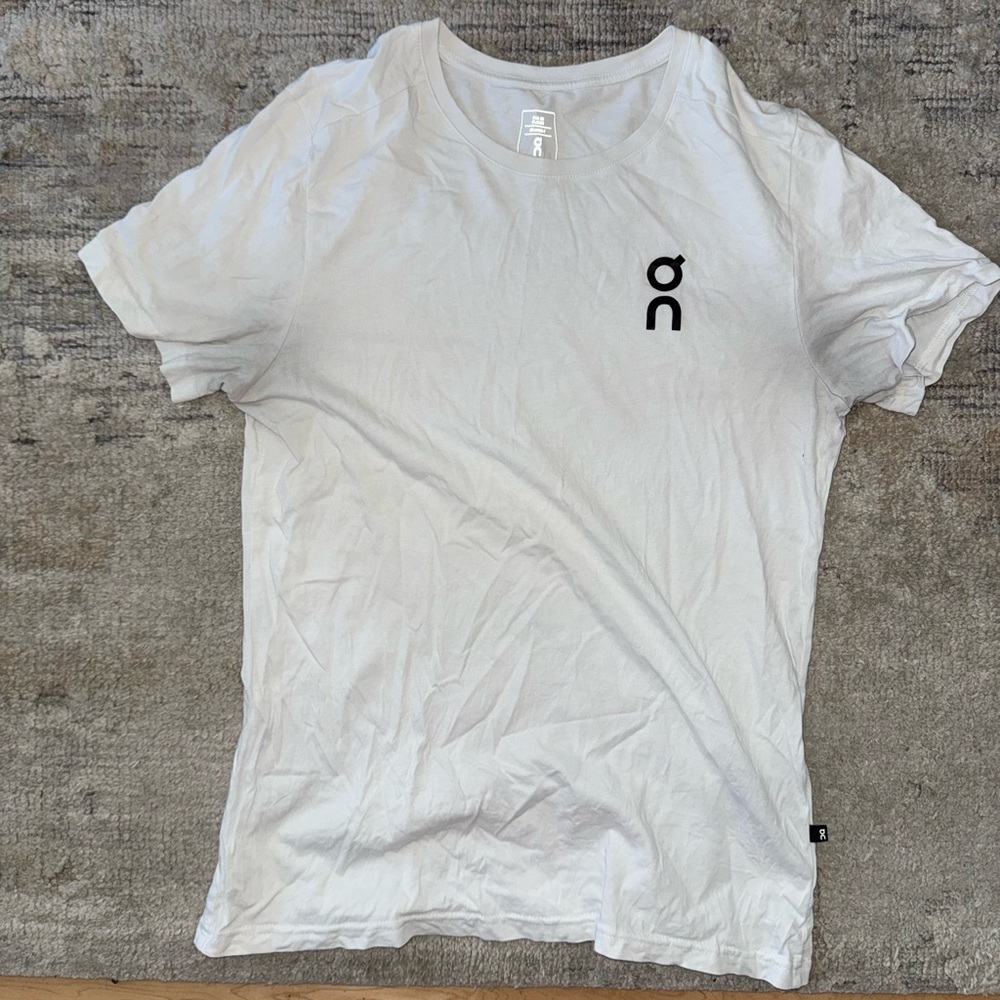 On Running Graphic-T | Men’s Medium | White Organic Cotton Tee